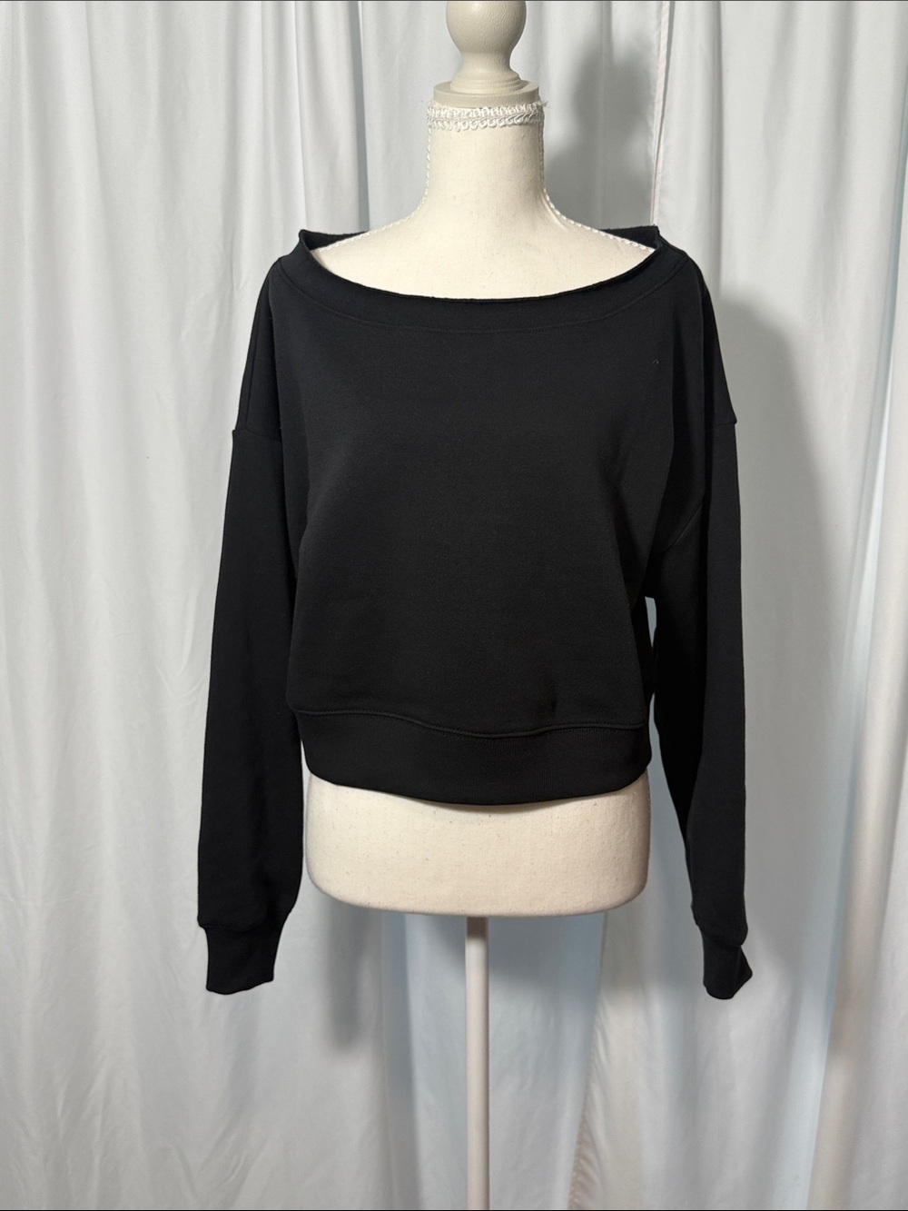Zenana Black Off-the-Shoulder Cropped Sweatshirt